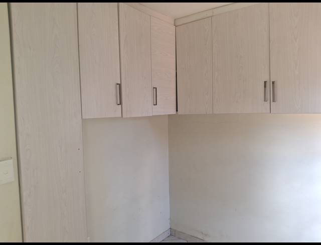 2 BEDROOM FREEHOLD FOR SALE IN CRYSTAL PARK
